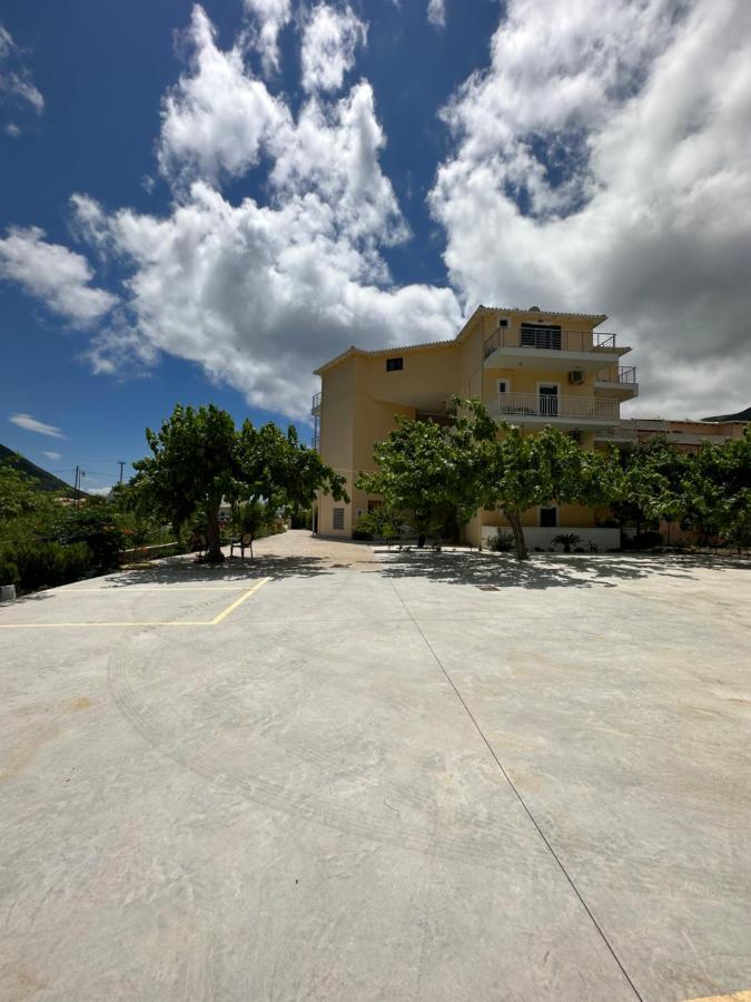 Hotel Odyssion วาซีลีกี ภายนอก รูปภาพ