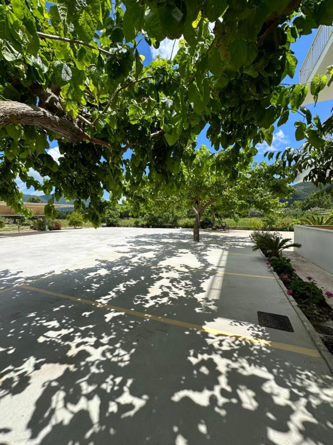Hotel Odyssion วาซีลีกี ภายนอก รูปภาพ