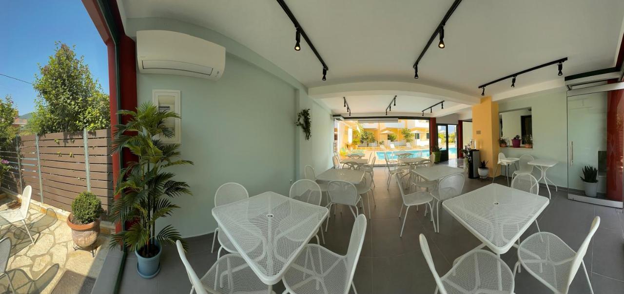 Hotel Odyssion วาซีลีกี ภายนอก รูปภาพ
