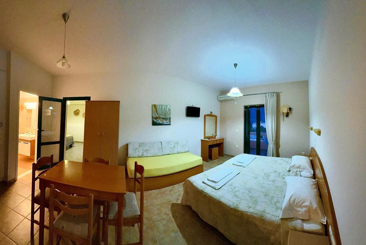 Hotel Odyssion วาซีลีกี ภายนอก รูปภาพ