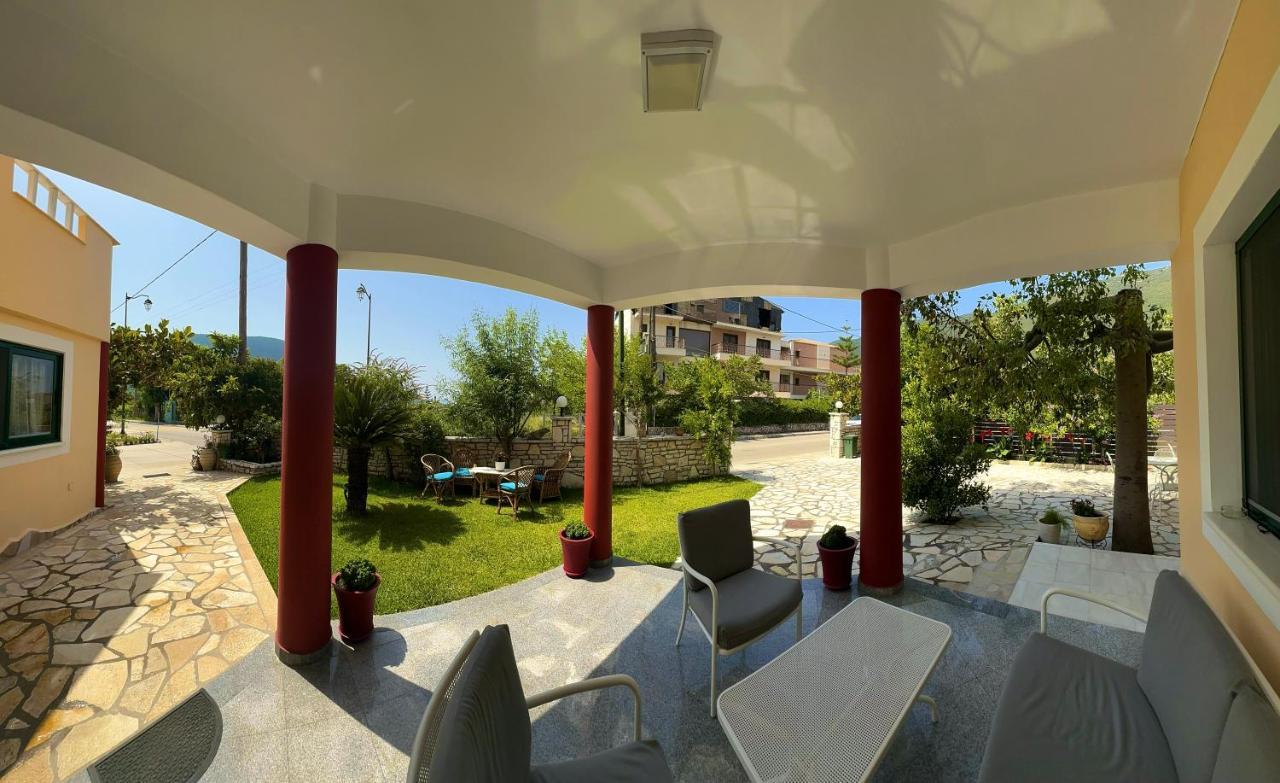 Hotel Odyssion วาซีลีกี ภายนอก รูปภาพ